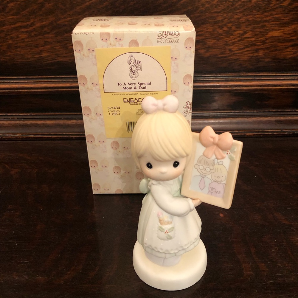 NEW! (in box) Precious Moments Decor Figurine - “To A Very Special Mom & Dad”